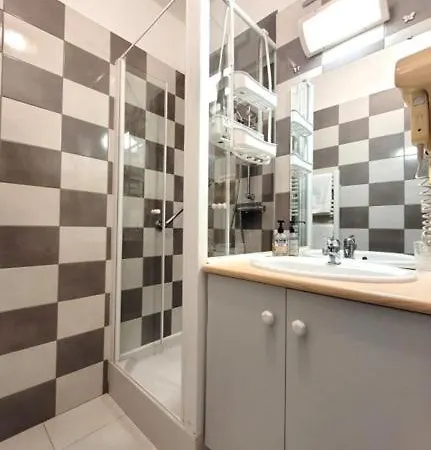 Le Coin Du Curiste - Port De Plaisance Ροσφόρ